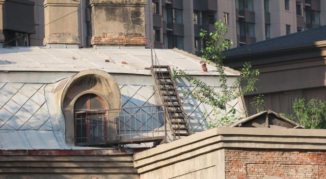 哈尔滨，新马路深处的老建筑