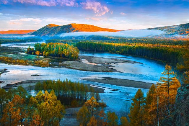 旅游景点；黑龙江心中最美小镇的秋色