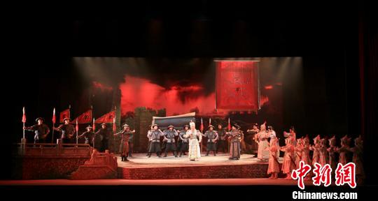 壮剧《冯子材》剧照“第五场 出征”。