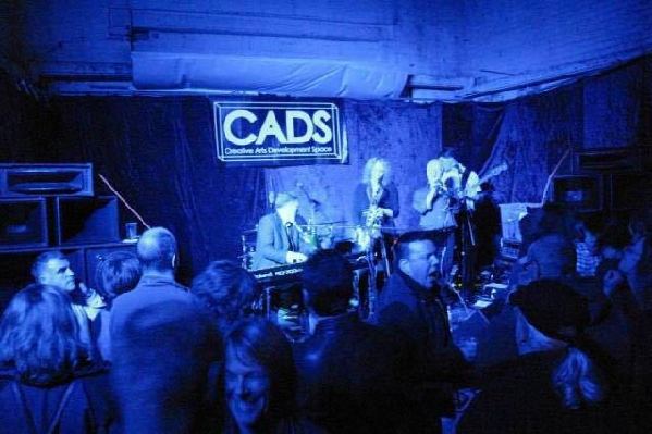 用自己的文化身份，去换一张世界舞台的入场券