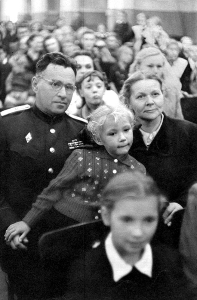 1954年布列松镜头下的苏联莫斯科【3】 - 沉默的麻雀 - 沉默的麻雀的博客