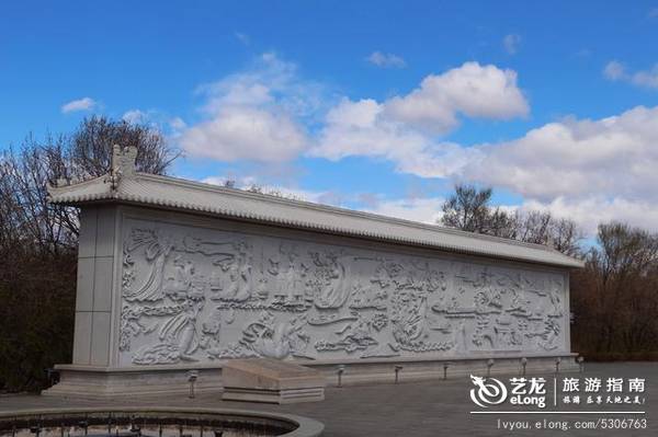 镜泊湖畔吊水楼瀑布，中国北方最壮观的熔岩塌陷瀑布