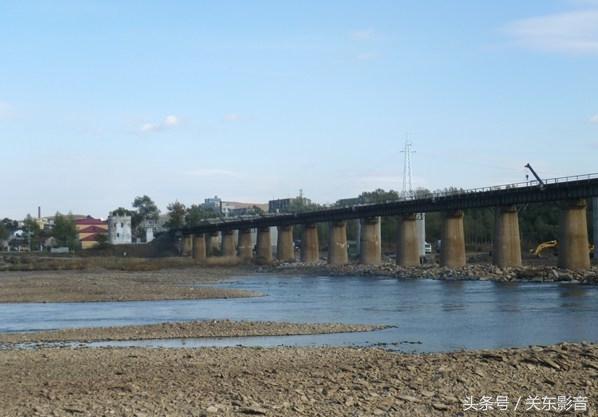 牡丹江这座江桥和松花江“老江桥”是同年亲兄弟，但命运完全不同