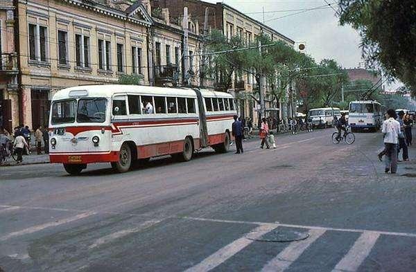 老照片，1983年黑龙江哈尔滨市街景