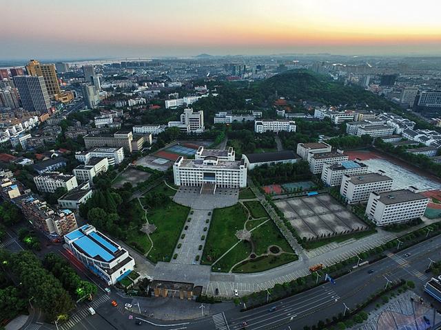 鸟瞰江城 生态宜居