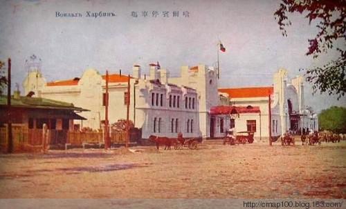 老哈尔滨火车站的门头