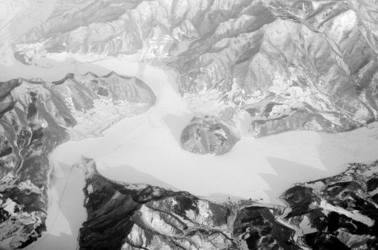 鸟瞰东北水墨画般大地