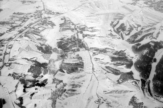 鸟瞰东北水墨画般大地