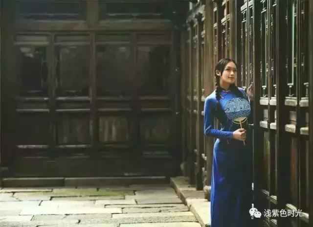 旗袍，只一个名字便风情流转