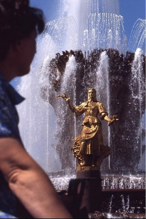 苏联时代：1975年莫斯科掠影 - 沉默的麻雀 - 沉默的麻雀的博客