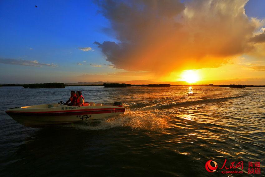 新疆相思湖畔风光美（组图）【9】