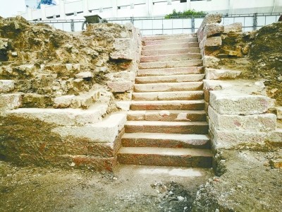 明代蜀王府后花园 龙纹琉璃瓦显皇室气派